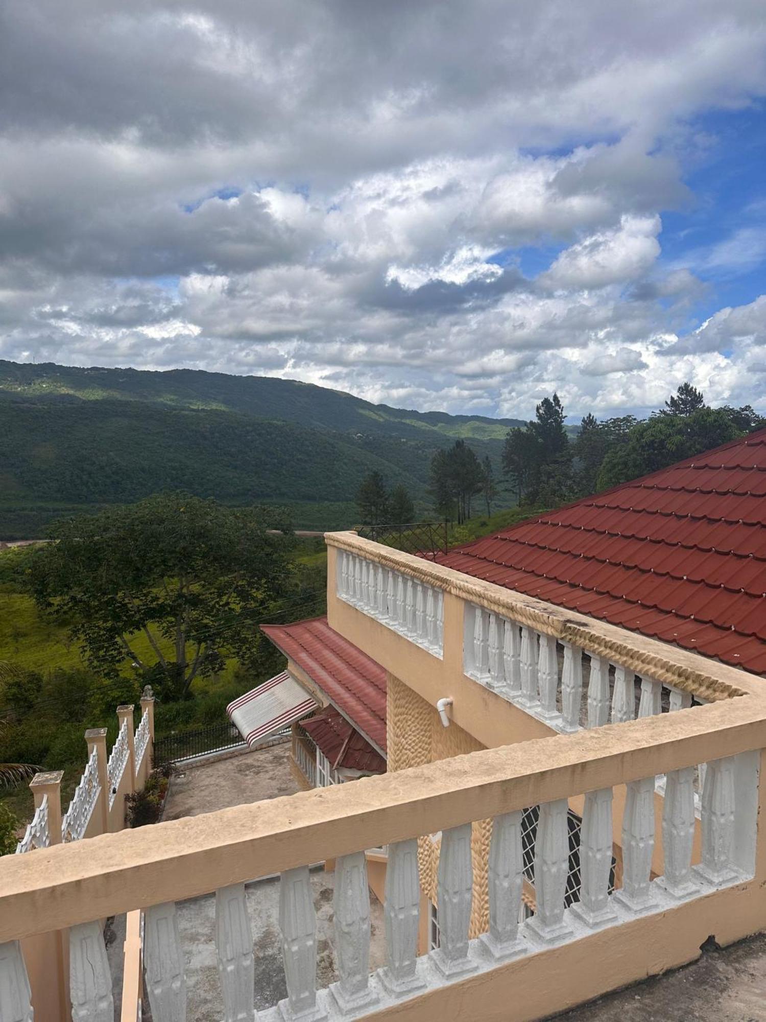 Lion'S View Bed & Breakfast ماندفيل المظهر الخارجي الصورة