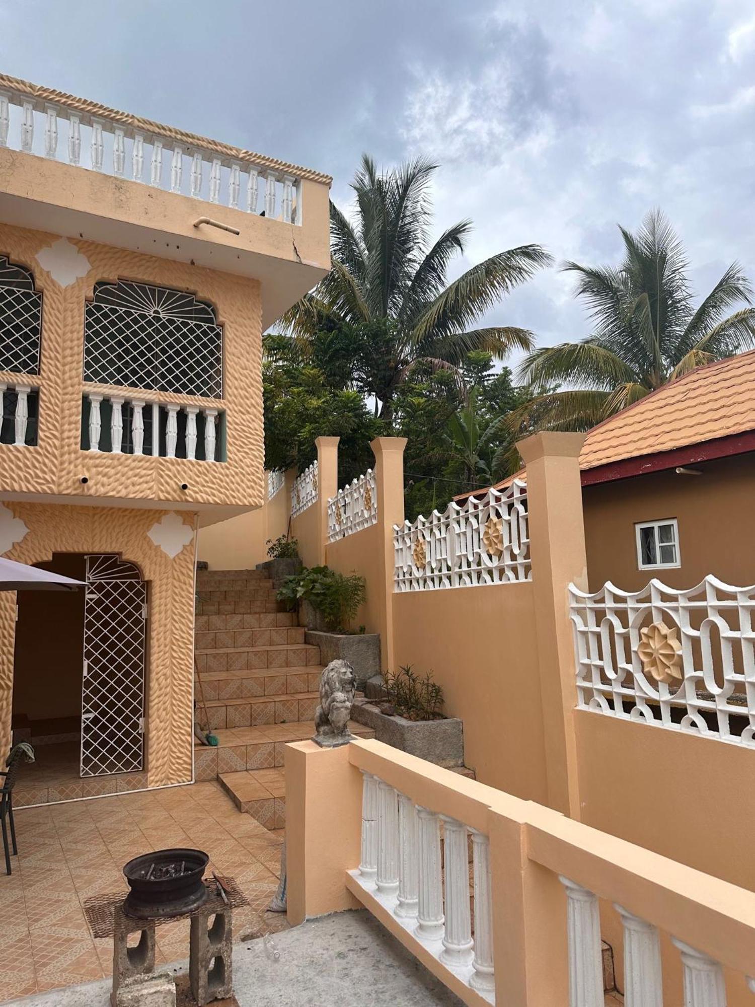 Lion'S View Bed & Breakfast ماندفيل المظهر الخارجي الصورة
